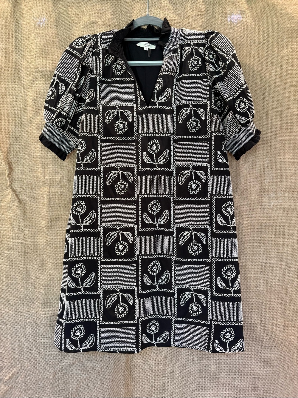entro Black and White Floral-Print Mini Dress